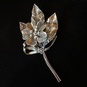 Vintage Sterling Silver Flower Brooch / Pin